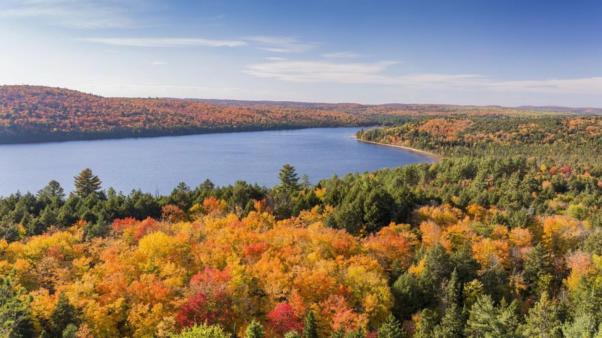 Canadian Fall Colours RV Road Trip: Ontario & Quebec Autumn Guide (2026)